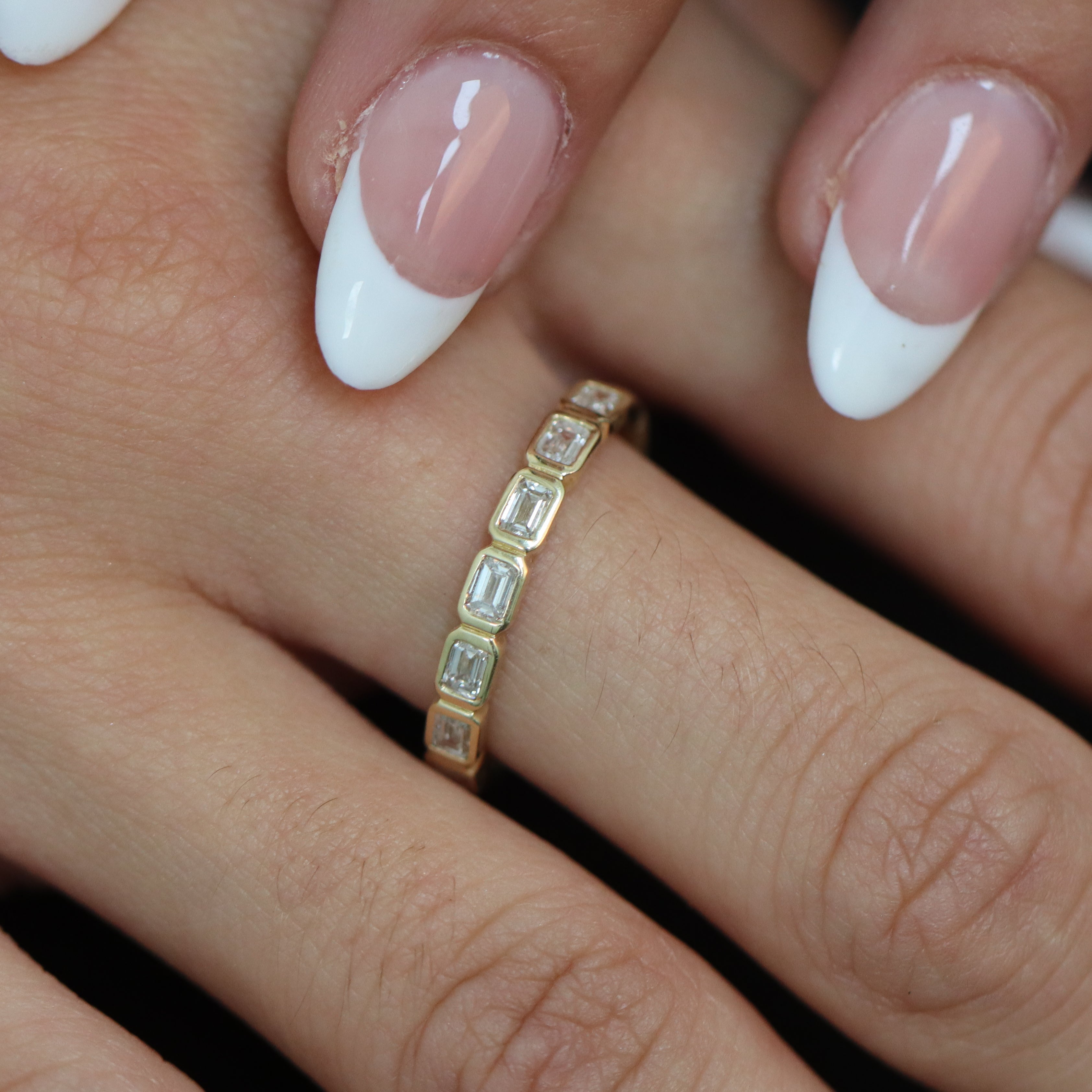 Lateral Emerald-Cut Natural Diamond Ring
